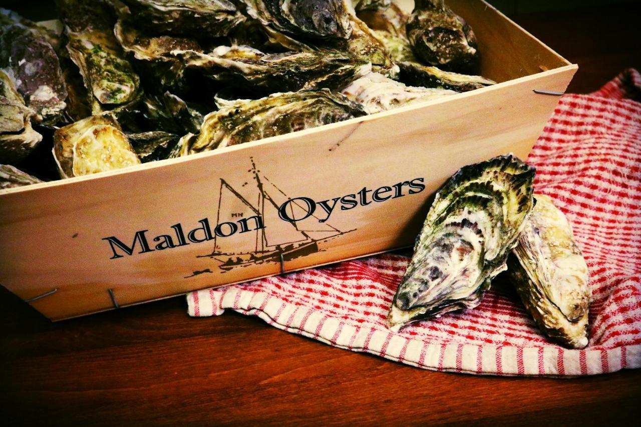The Oyster Smack Hotel Burnham-on-Crouch Екстериор снимка