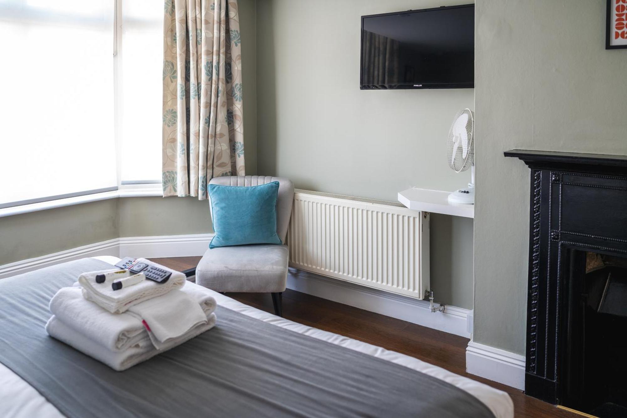 The Oyster Smack Hotel Burnham-on-Crouch Екстериор снимка