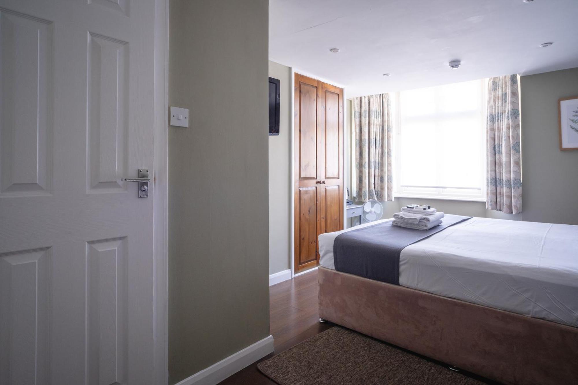 The Oyster Smack Hotel Burnham-on-Crouch Екстериор снимка