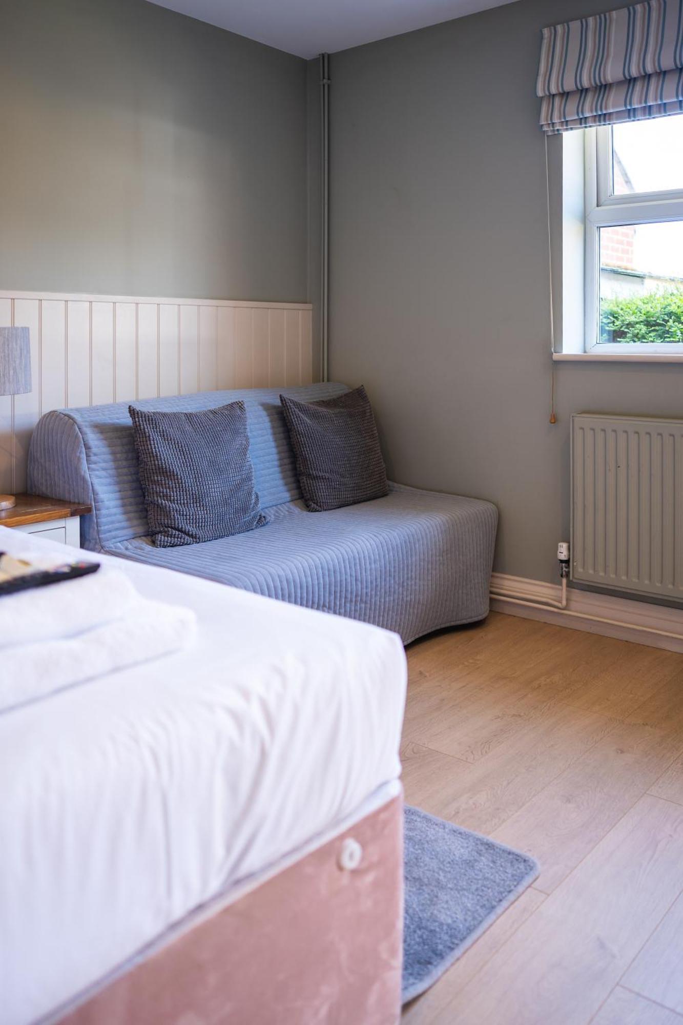 The Oyster Smack Hotel Burnham-on-Crouch Екстериор снимка