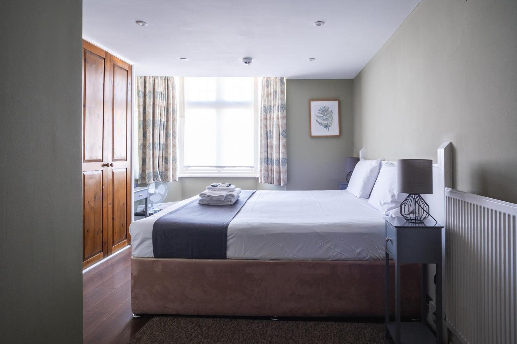 The Oyster Smack Hotel Burnham-on-Crouch Екстериор снимка