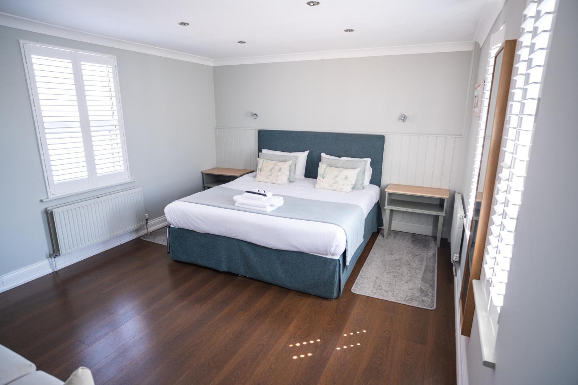 The Oyster Smack Hotel Burnham-on-Crouch Екстериор снимка