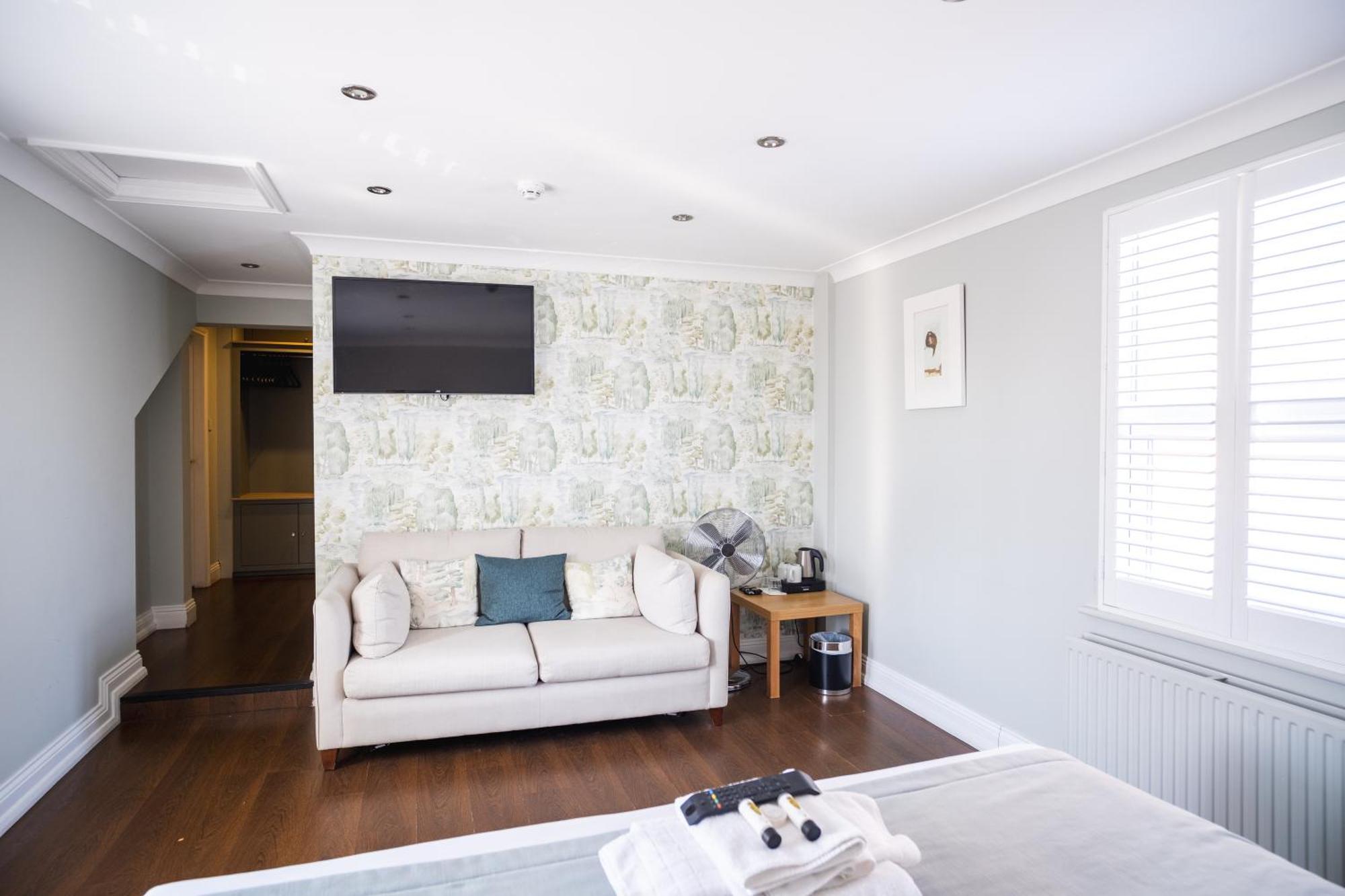 The Oyster Smack Hotel Burnham-on-Crouch Екстериор снимка